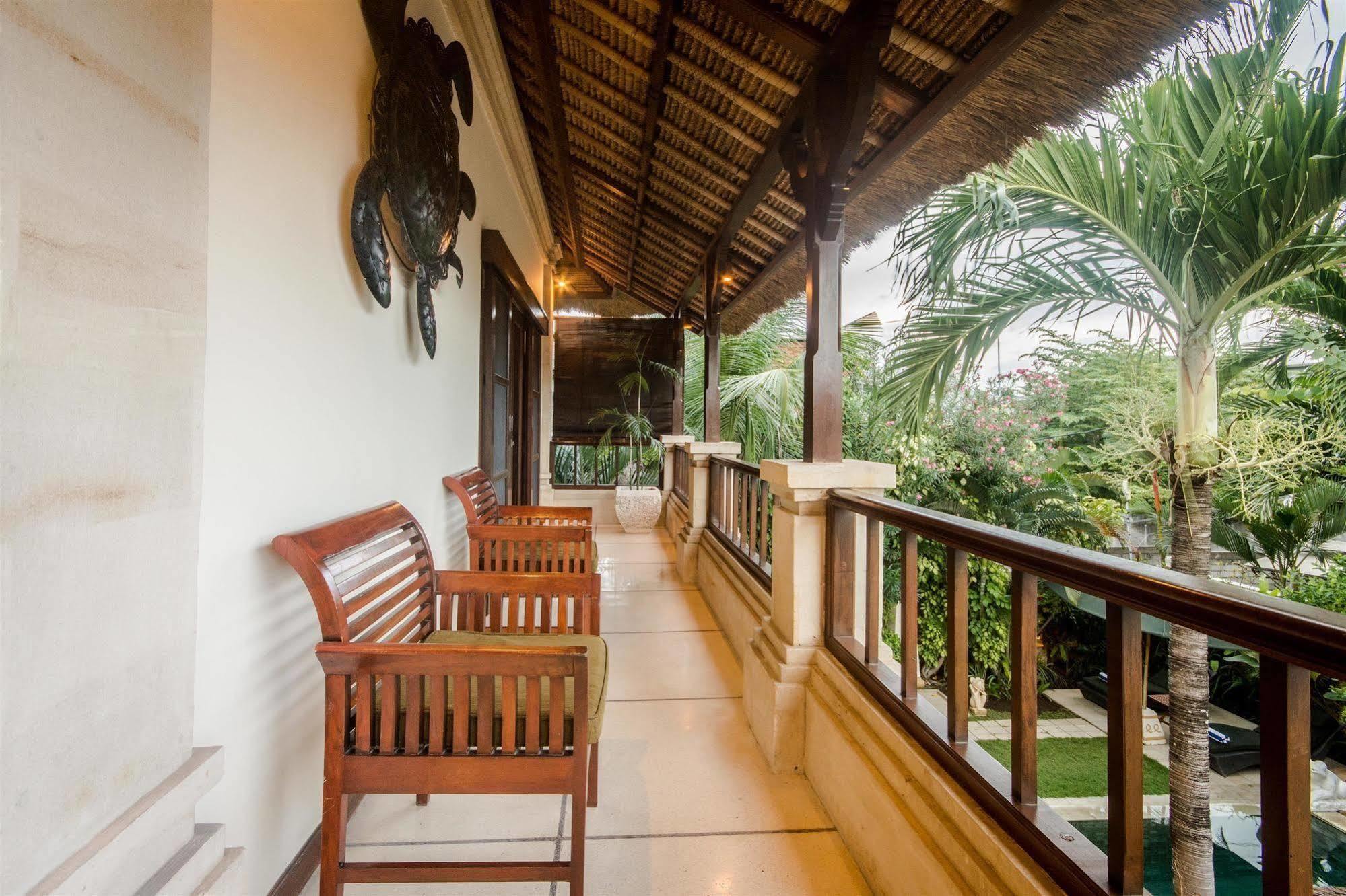 Villa Krisna スミニャック エクステリア 写真