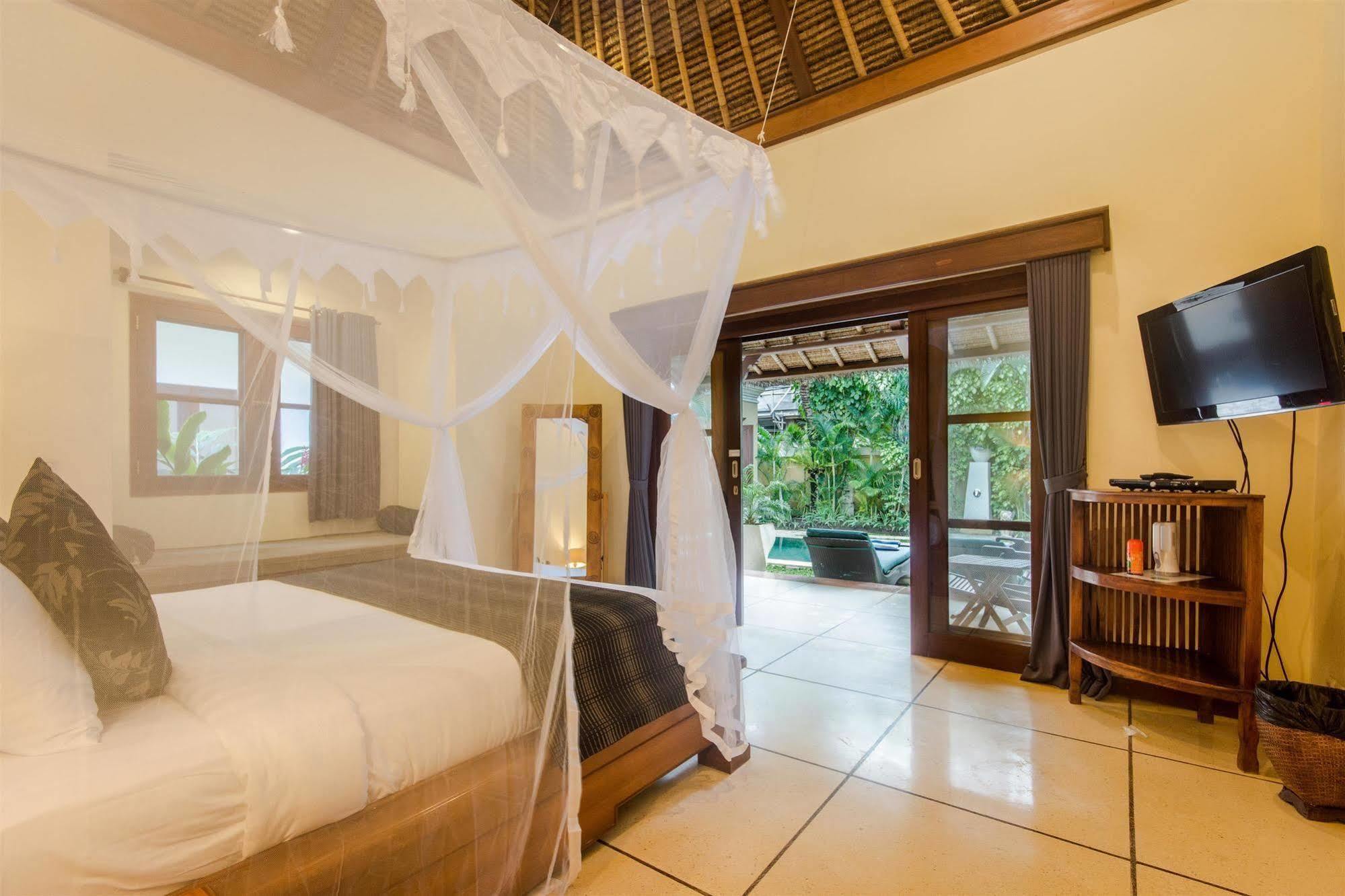 Villa Krisna スミニャック エクステリア 写真
